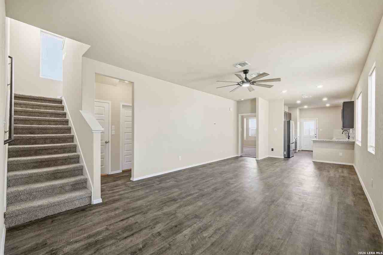 10233 Melissa Ranch Blvd - Photo 4 of 28