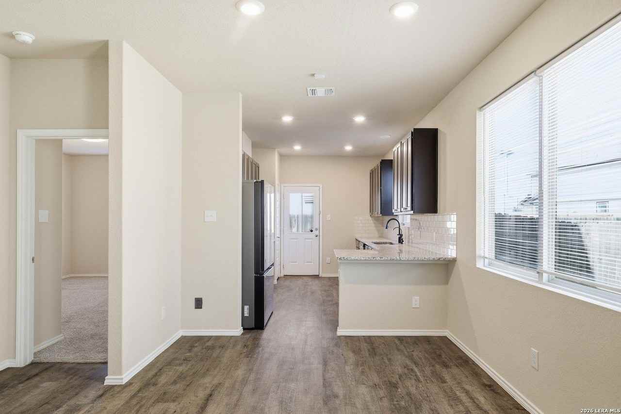 10233 Melissa Ranch Blvd - Photo 6 of 28