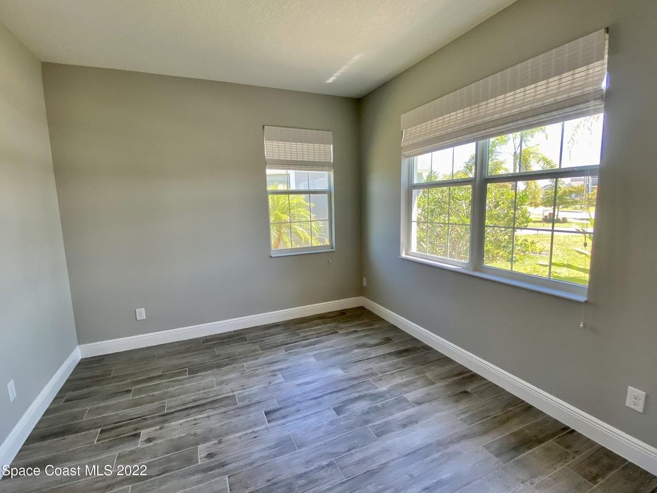 7397 Bluemink Ln - Photo 3 of 32