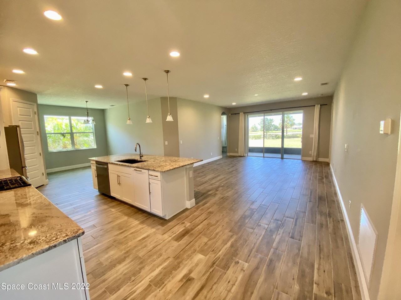 7397 Bluemink Ln - Photo 6 of 32