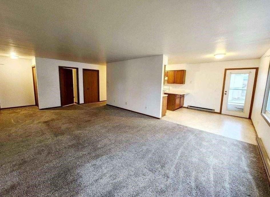 1126 12th St - Photo 2 of 9