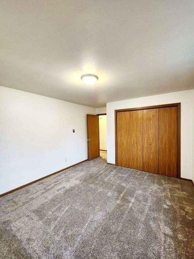 1126 12th St - Photo 6 of 9