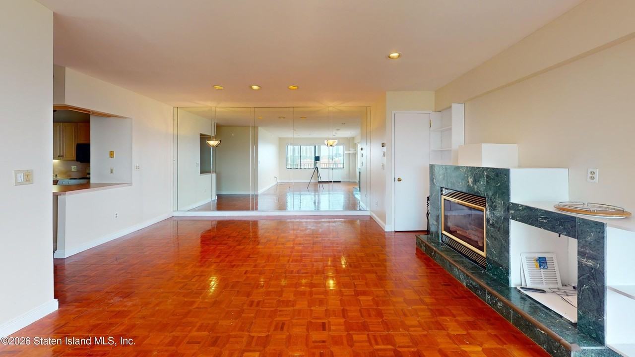 31 Hylan Blvd Apt 12b #12B - Photo 6 of 19