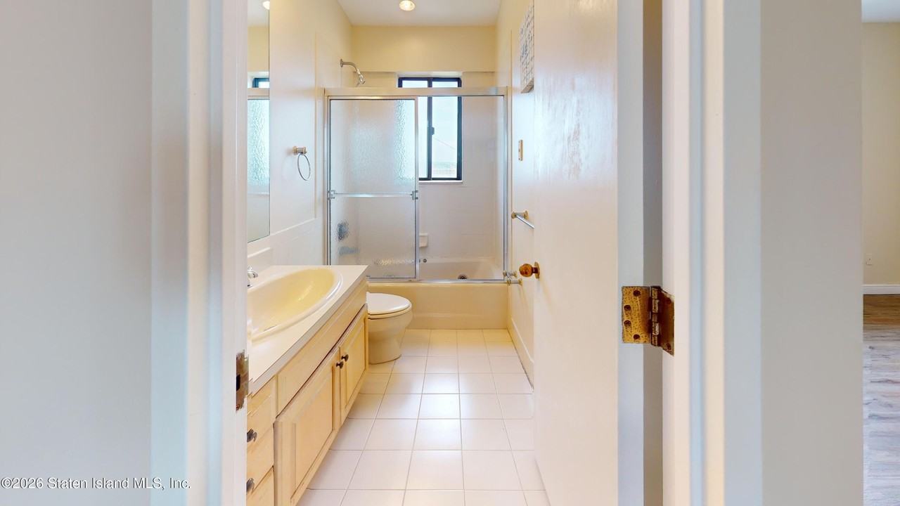 31 Hylan Blvd Apt 12b #12B - Photo 7 of 19