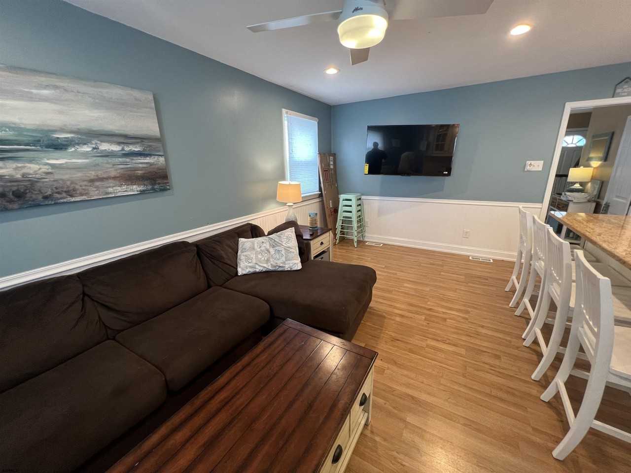 406 N Dorset Ave - Photo 7 of 20