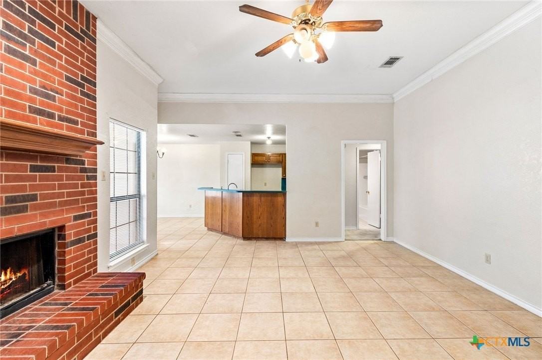 1502 Oak Knoll Ln - Photo 4 of 18