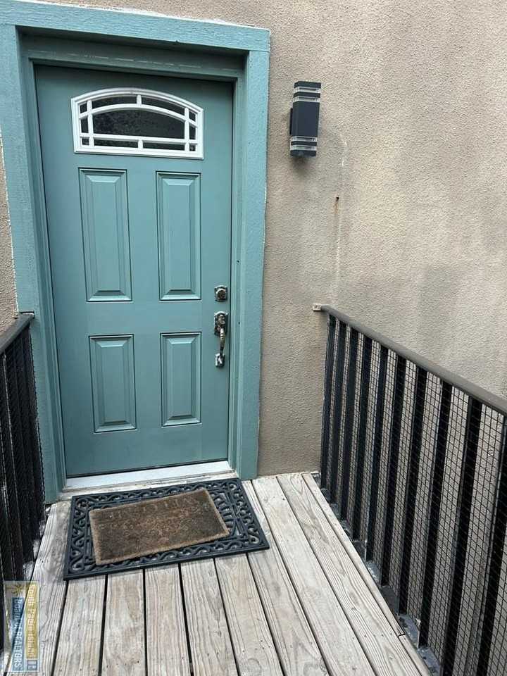 1342 Harbor Island Dr - Photo 2 of 45