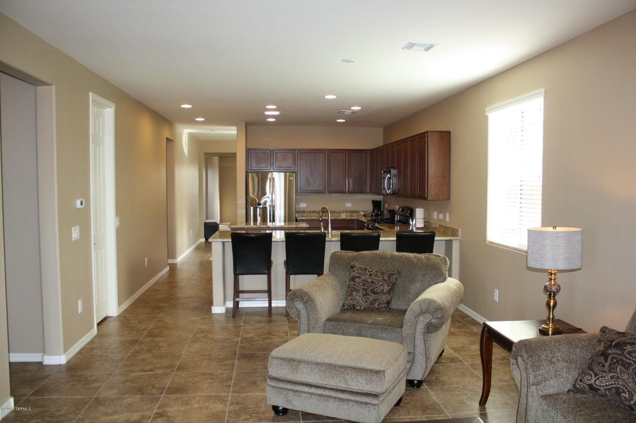 12067 N Meditation Dr - Photo 3 of 18