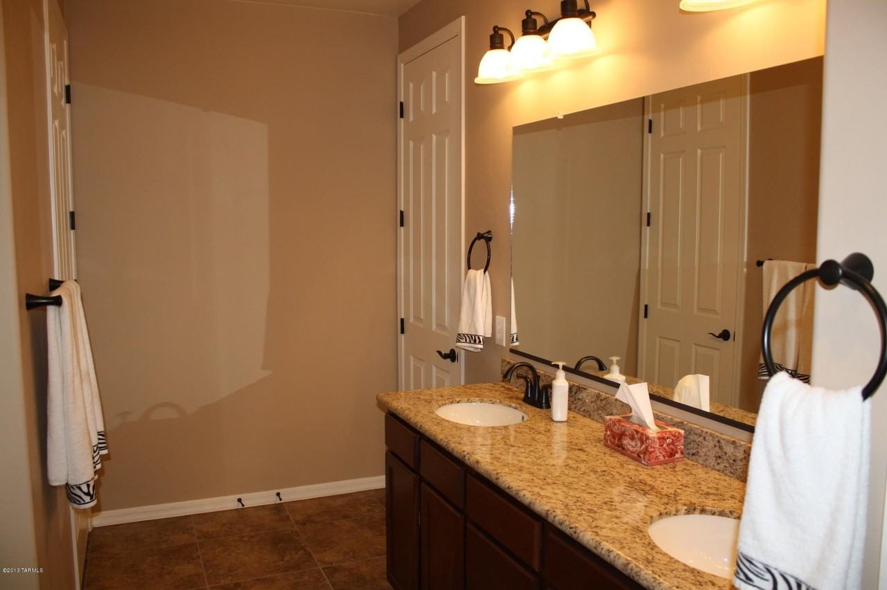 12067 N Meditation Dr - Photo 7 of 18