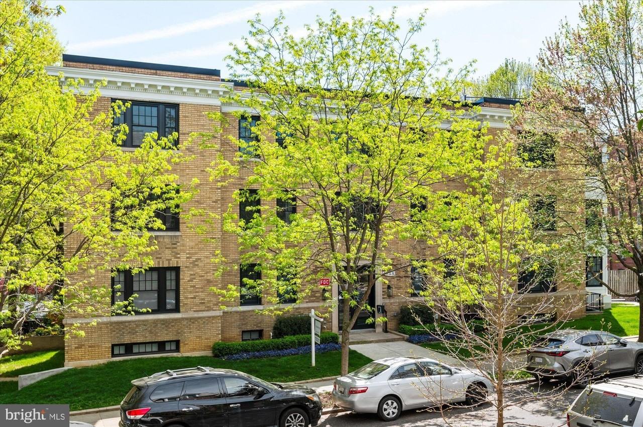 2869 28th St Nw Unit 4 #4 - Photo 2 of 21