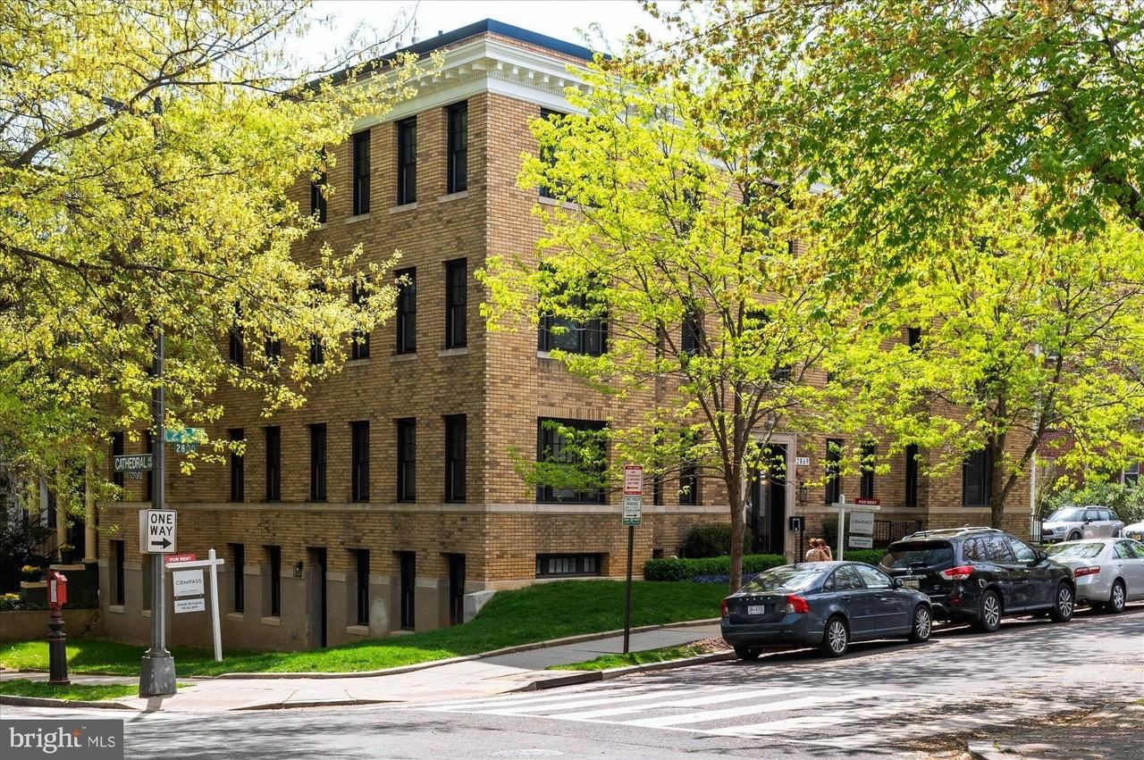 2869 28th St Nw Unit 4 #4 - Photo 3 of 21