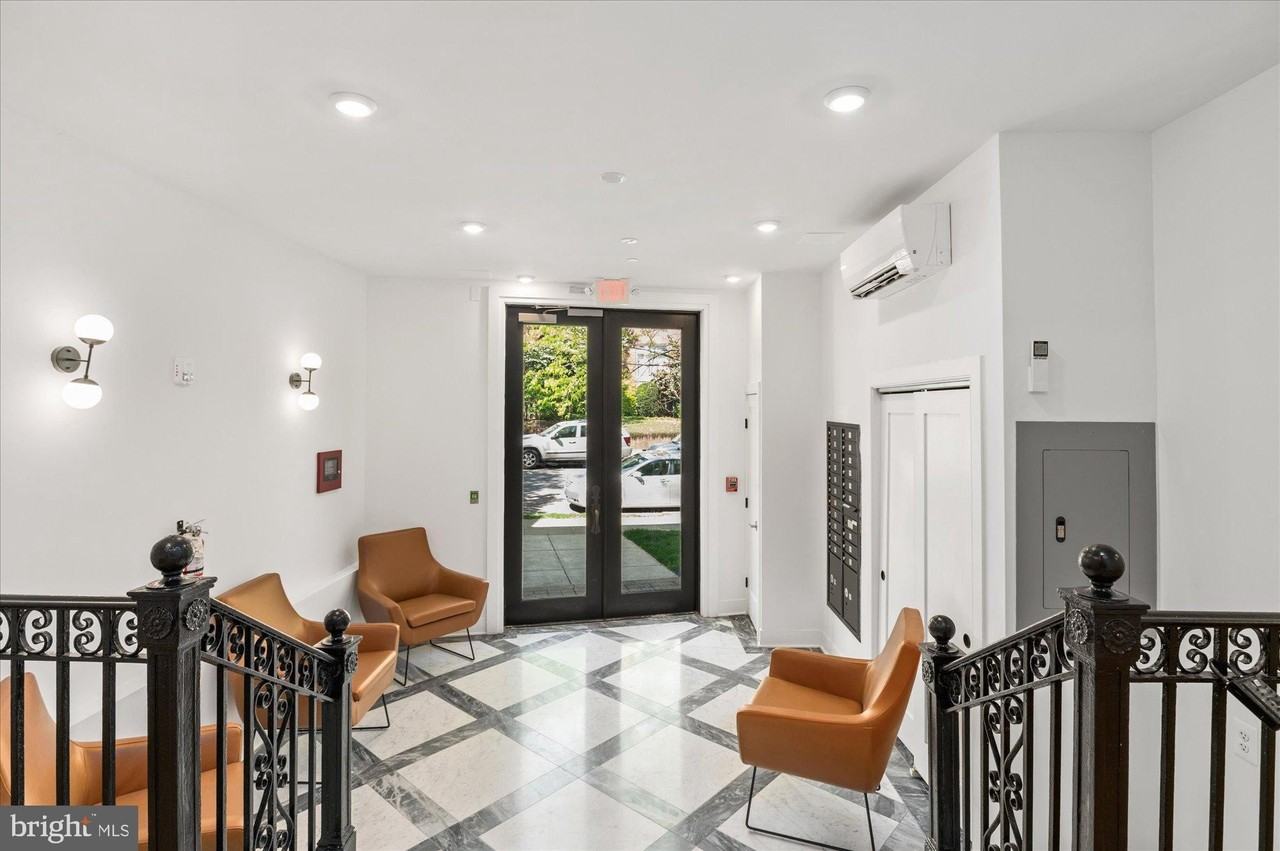 2869 28th St Nw Unit 4 #4 - Photo 6 of 21