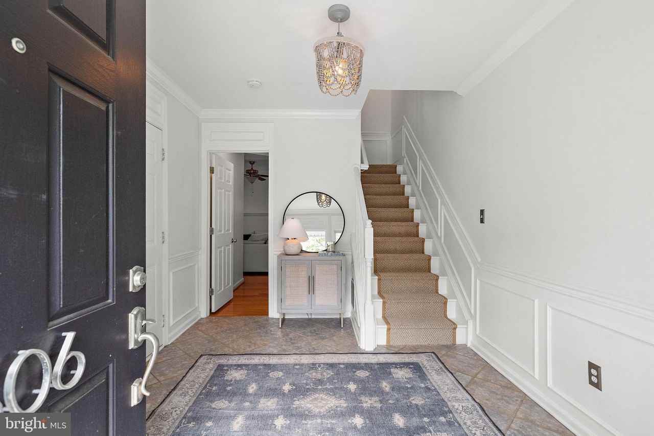 506 E Boxborough Dr - Photo 3 of 35