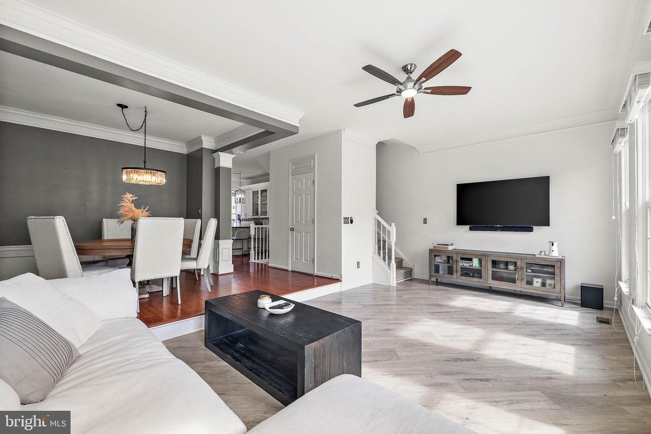 506 E Boxborough Dr - Photo 7 of 35