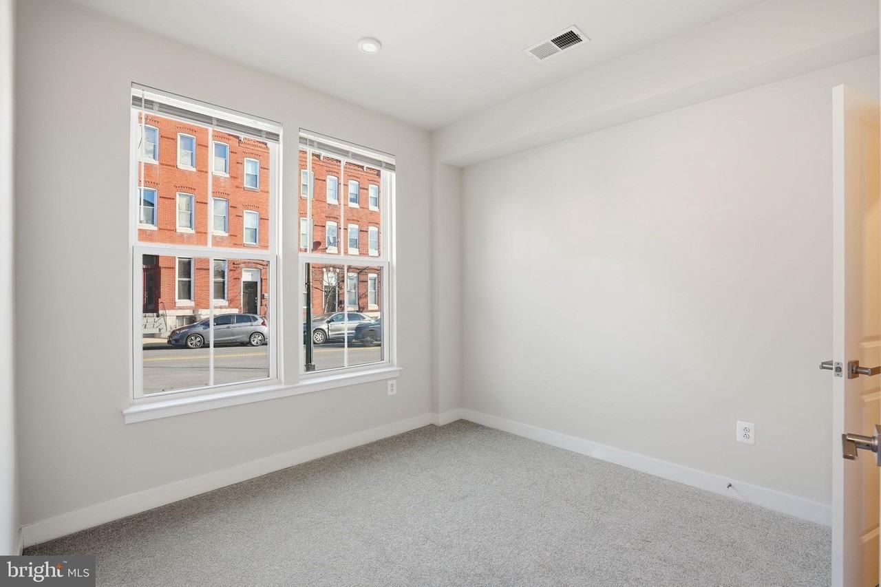 1828 Park Ave - Photo 5 of 38