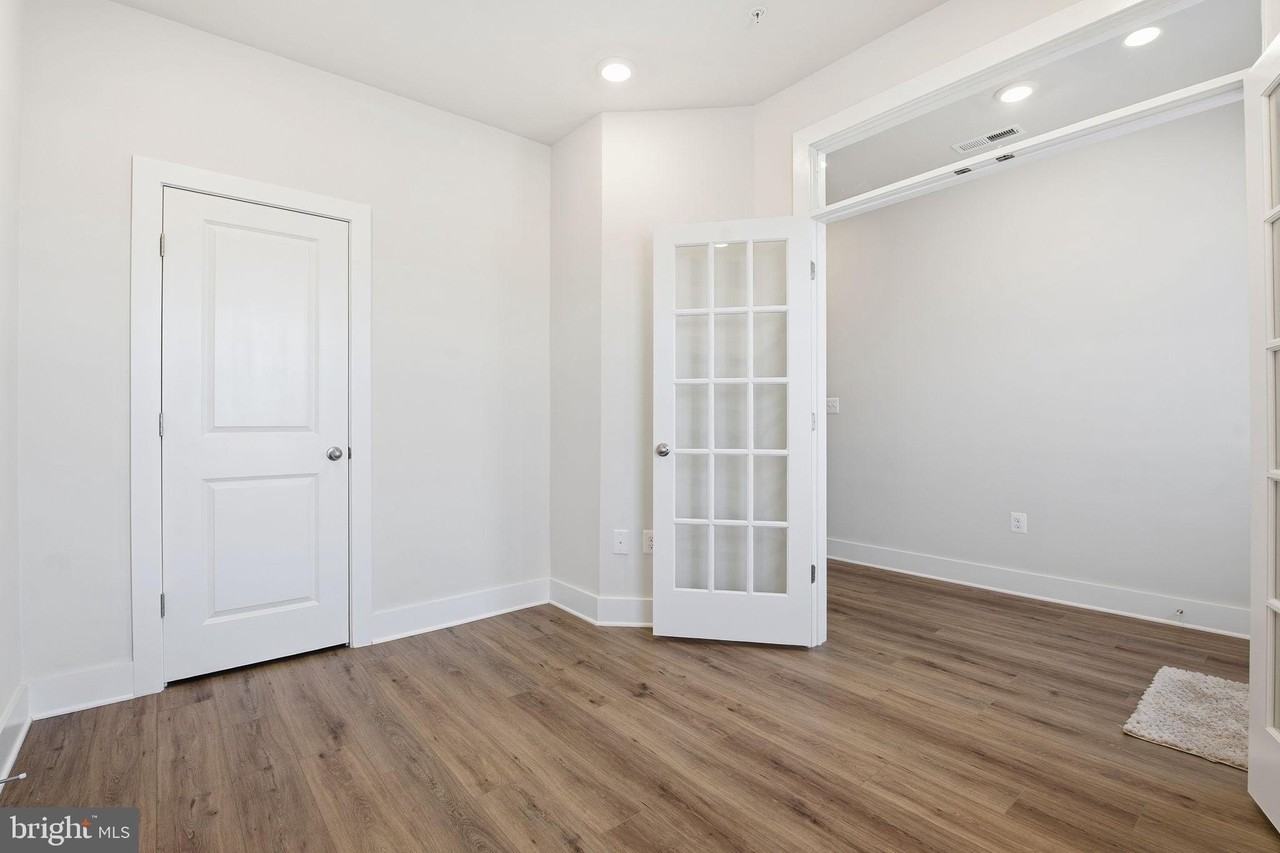 116 Crown St - Photo 2 of 35