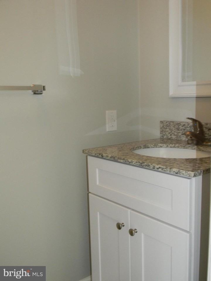 104 W Main St - Photo 6 of 22