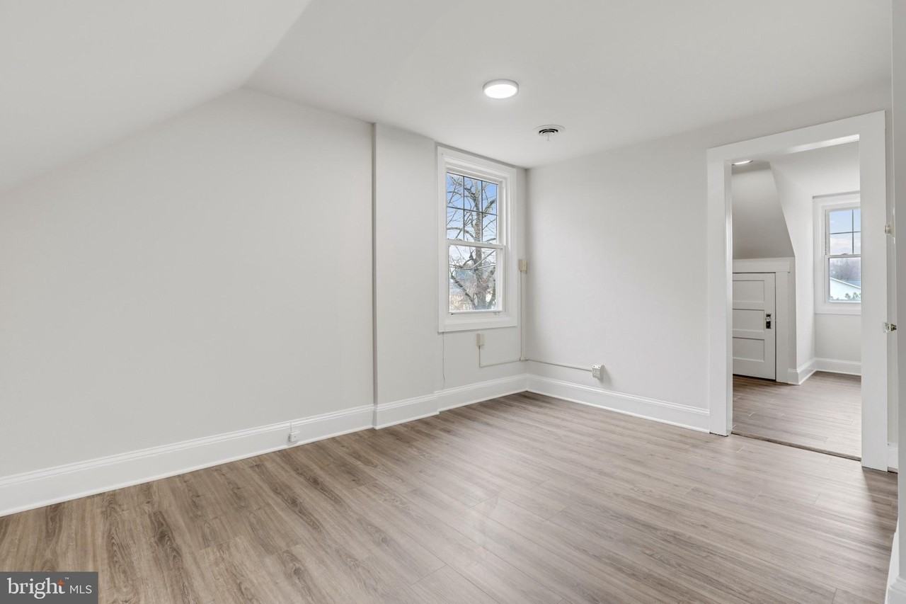 707 N Hickory Ave Apt 3 #3 - Photo 2 of 31