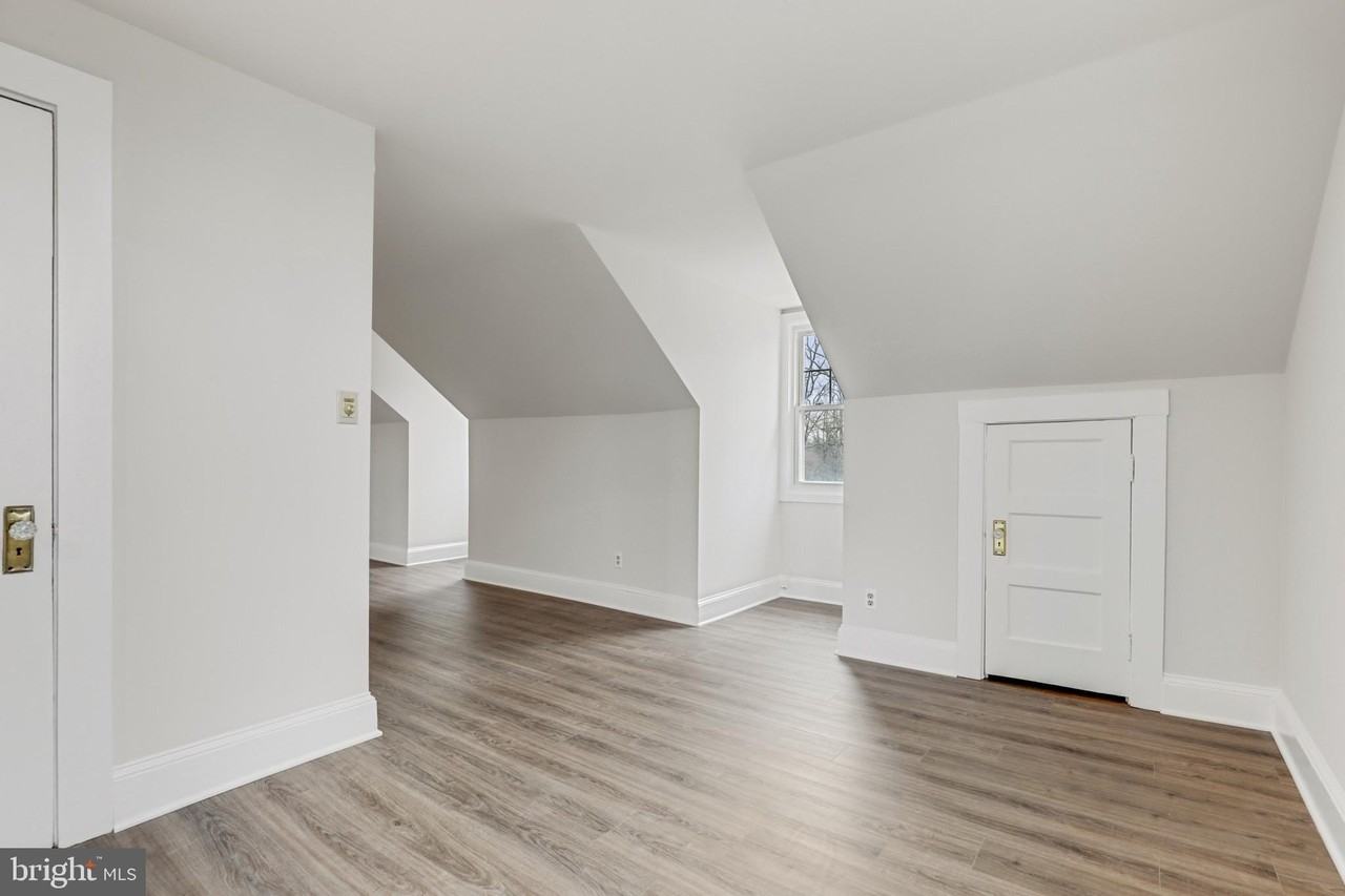 707 N Hickory Ave Apt 3 #3 - Photo 4 of 31