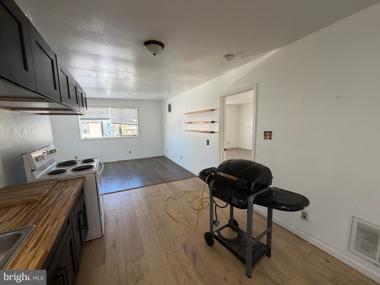 644 Cooper St 2nd Fl #2ndFL - Photo 3 of 21