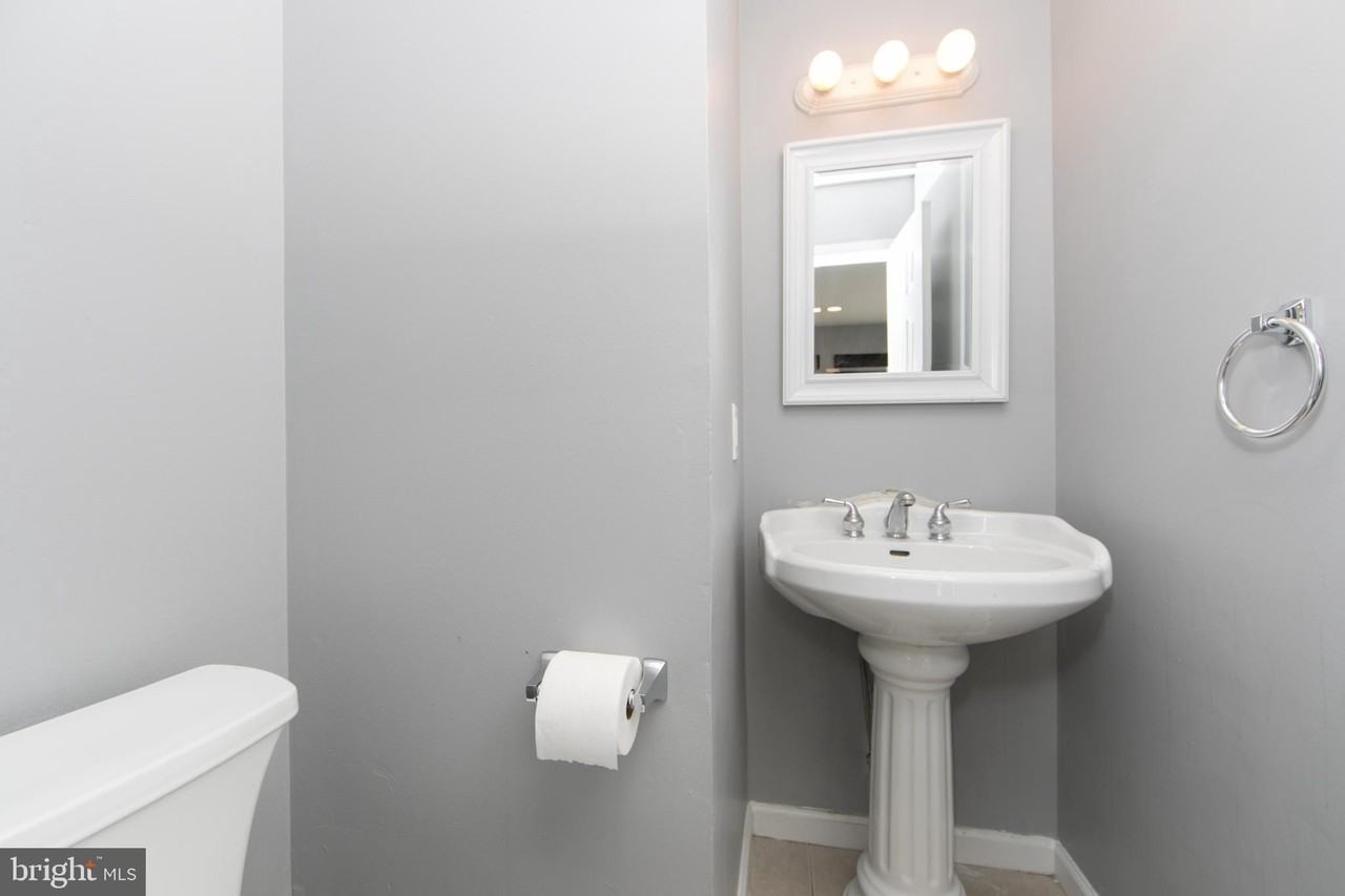 131 Crossing Way - Photo 6 of 34