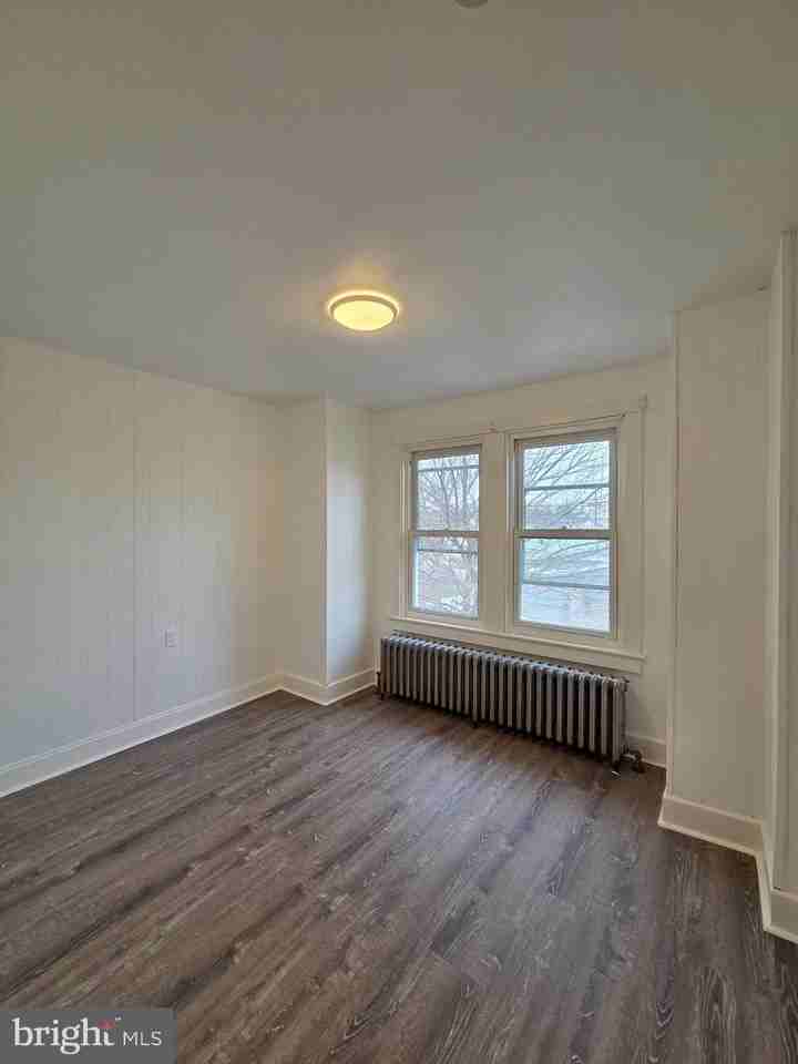 207 Spruce St - Photo 6 of 12