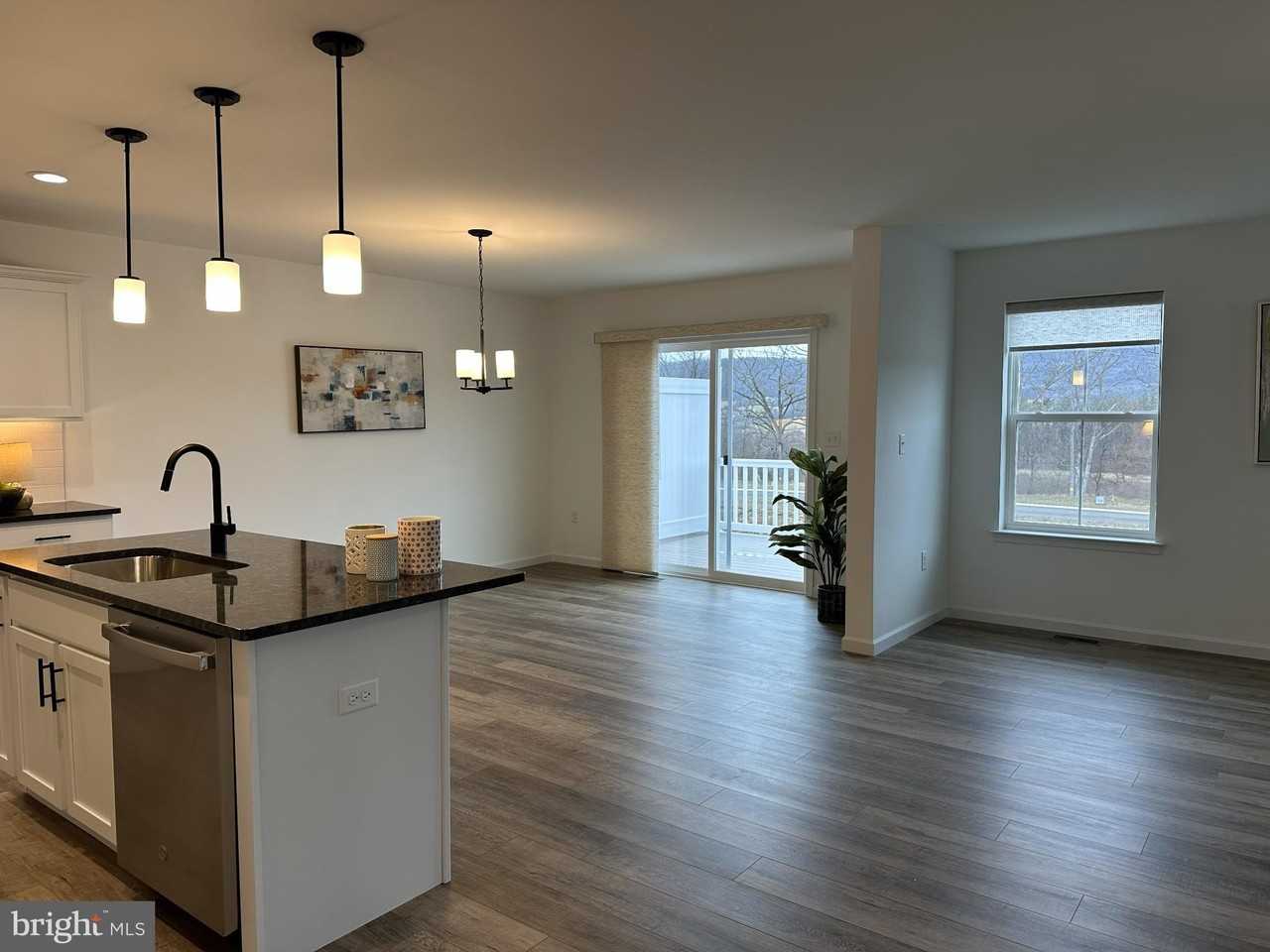 330 Acer Ave - Photo 4 of 23