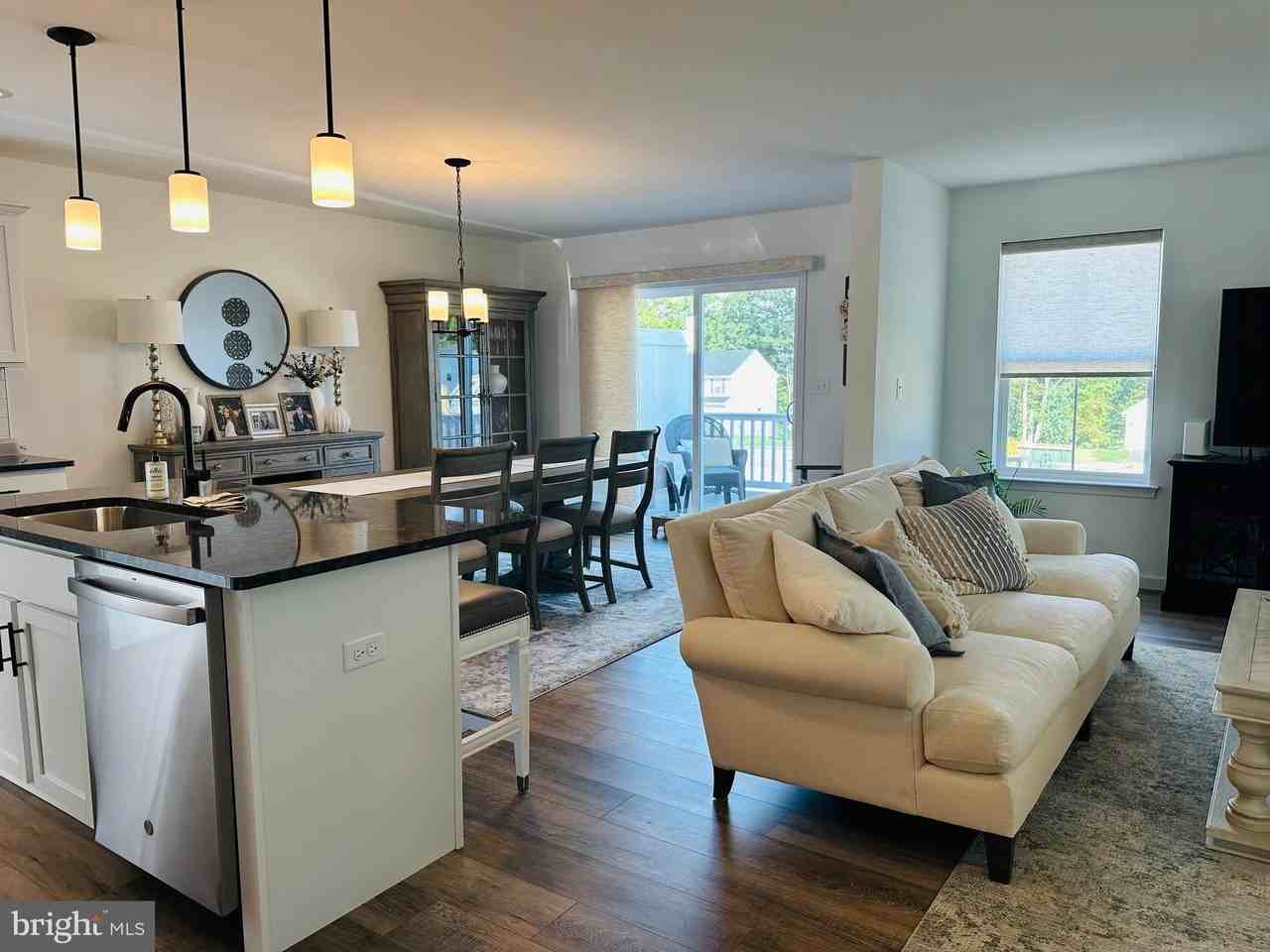 330 Acer Ave - Photo 5 of 23