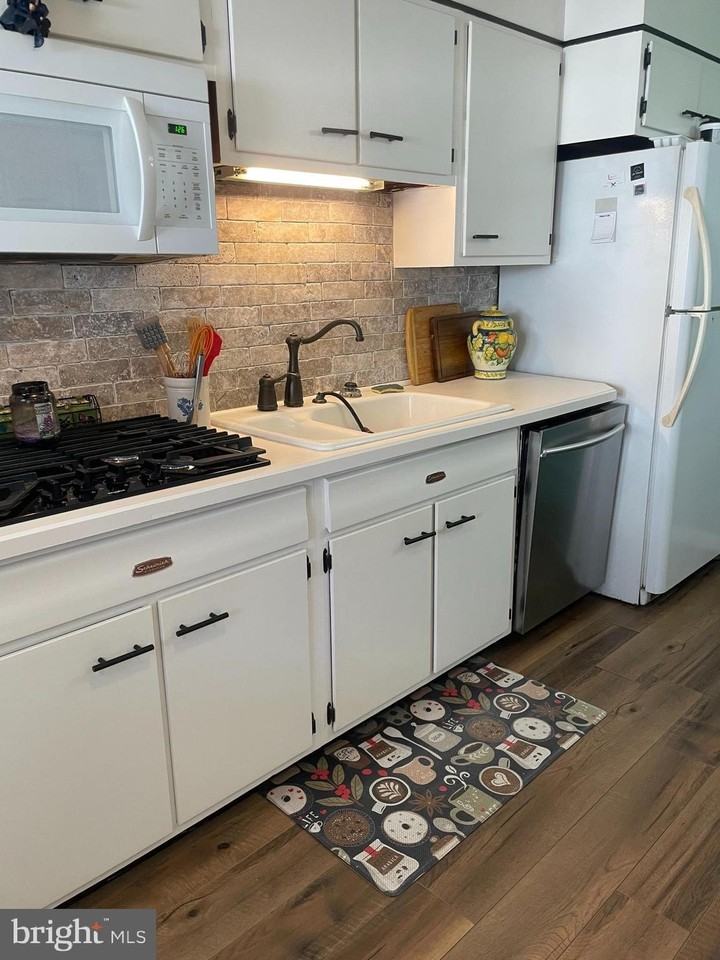 934 Paoli Pike - Photo 5 of 24