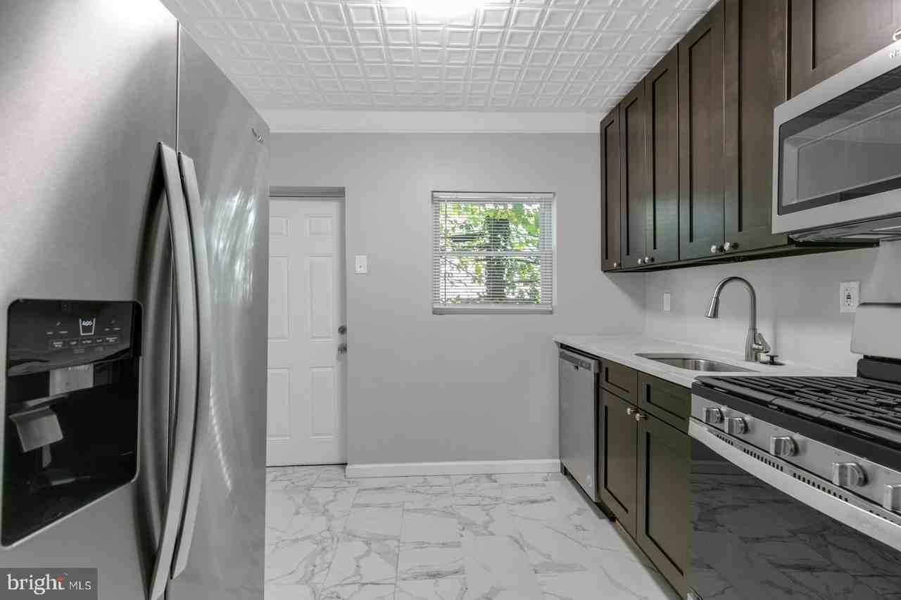 1921 S Norwood St - Photo 2 of 18