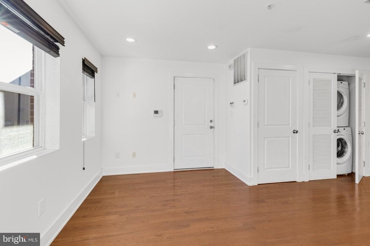 1228 N 25th St Apt 8 #8 - Photo 2 of 21