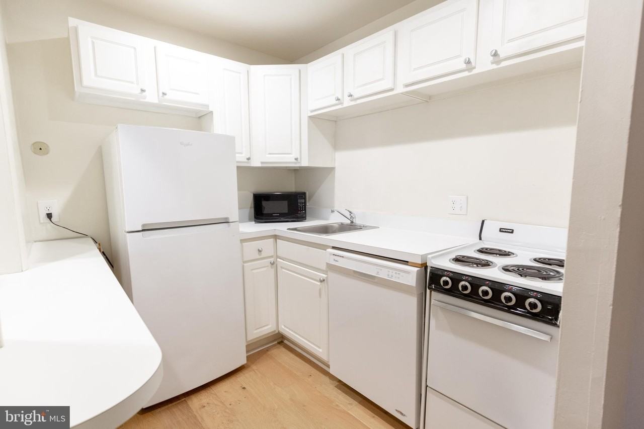 2311 Spruce St Apt 204 #204 - Photo 5 of 34