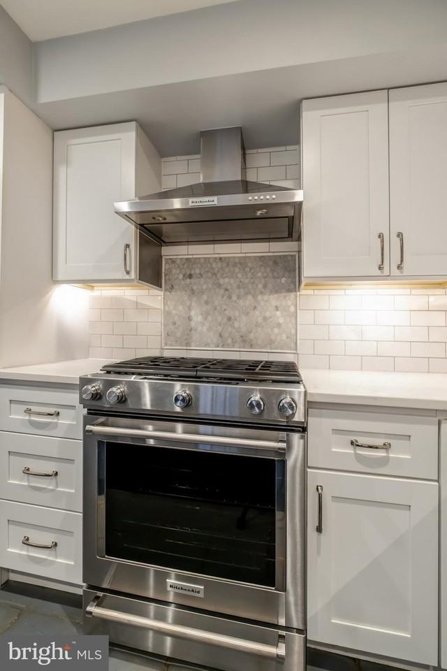 908 S Front St - Photo 2 of 27