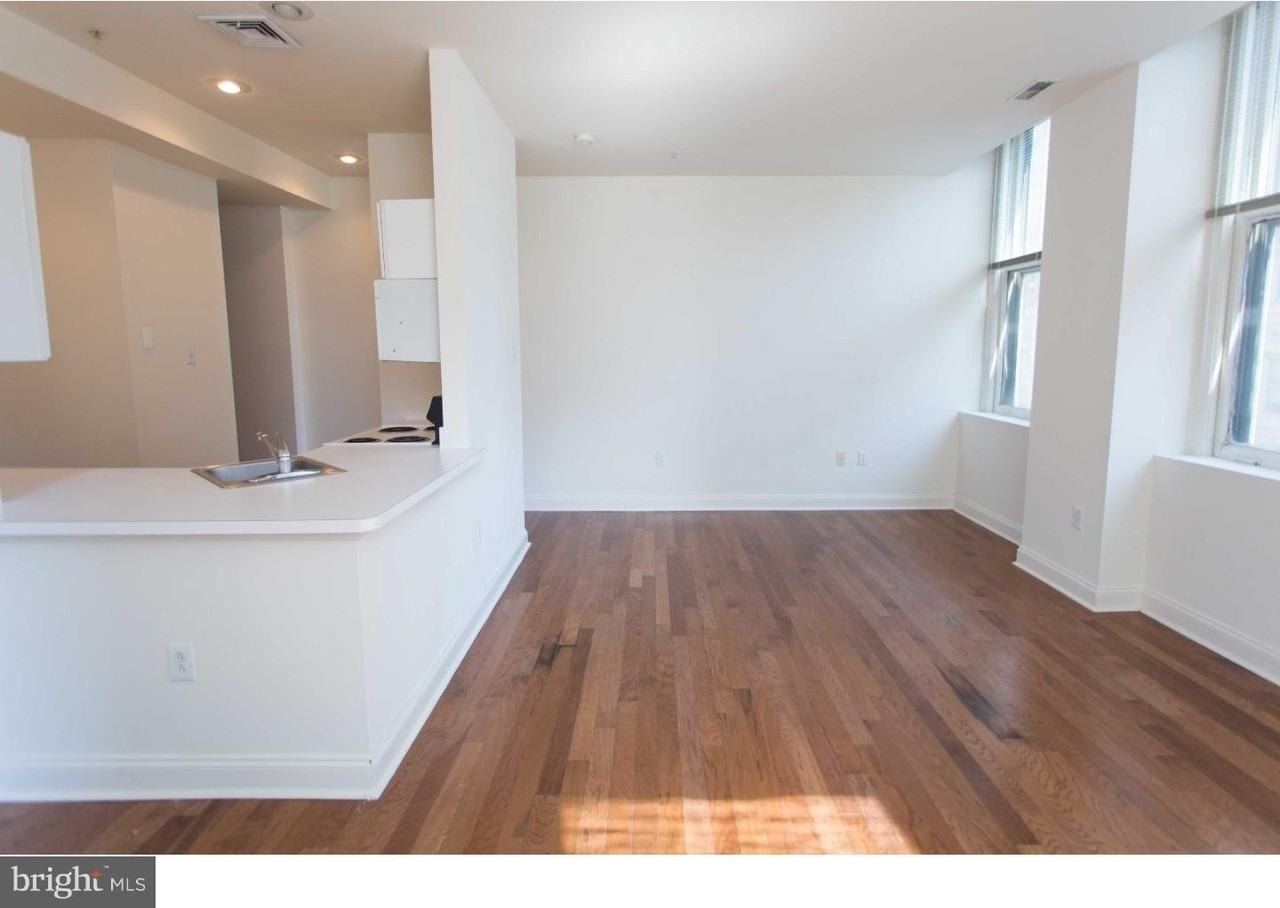 1600 Walnut St Apt 1003-4 #1003 - Photo 6 of 25