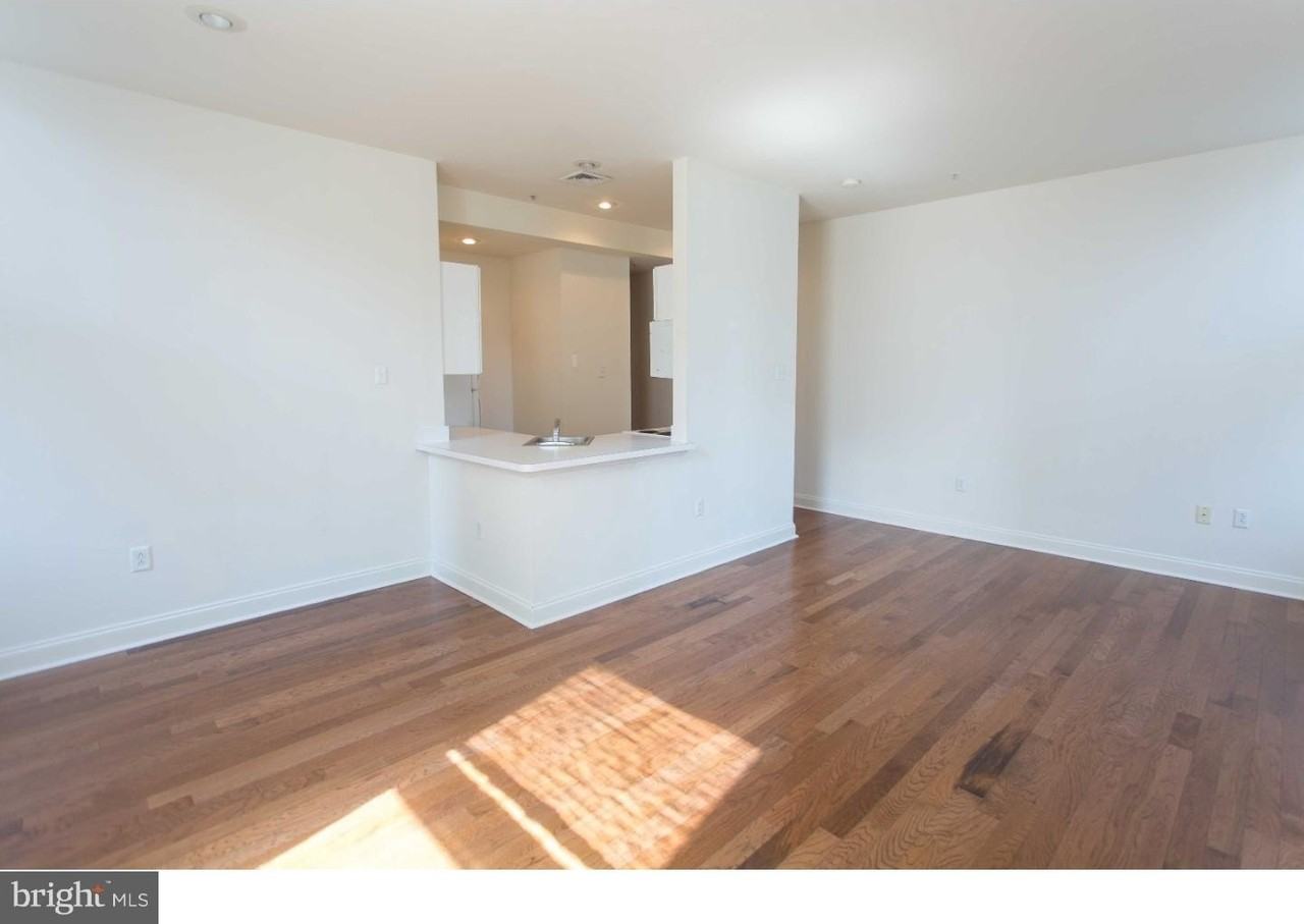 1600 Walnut St Apt 1003-4 #1003 - Photo 7 of 25