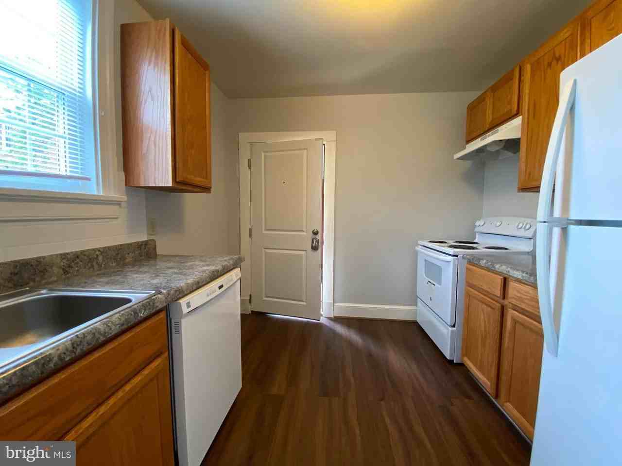 1324 Kenmore Ave Apt A #A - Photo 5 of 16