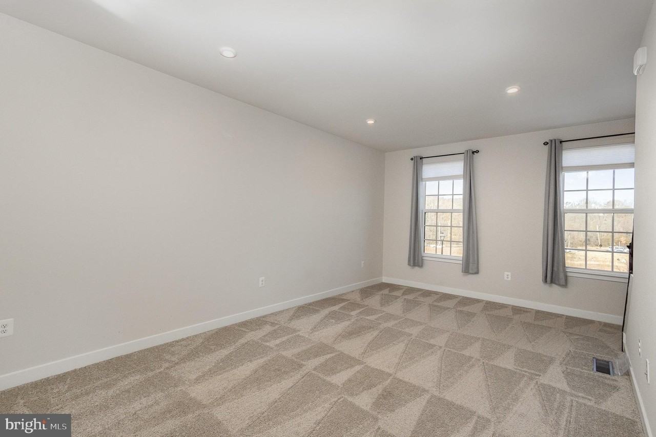 1002 Alum Spring Rd - Photo 4 of 23