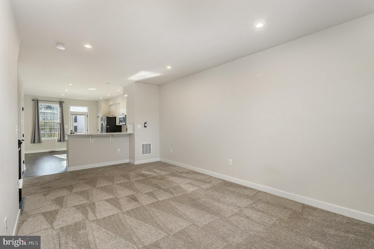 1002 Alum Spring Rd - Photo 5 of 23