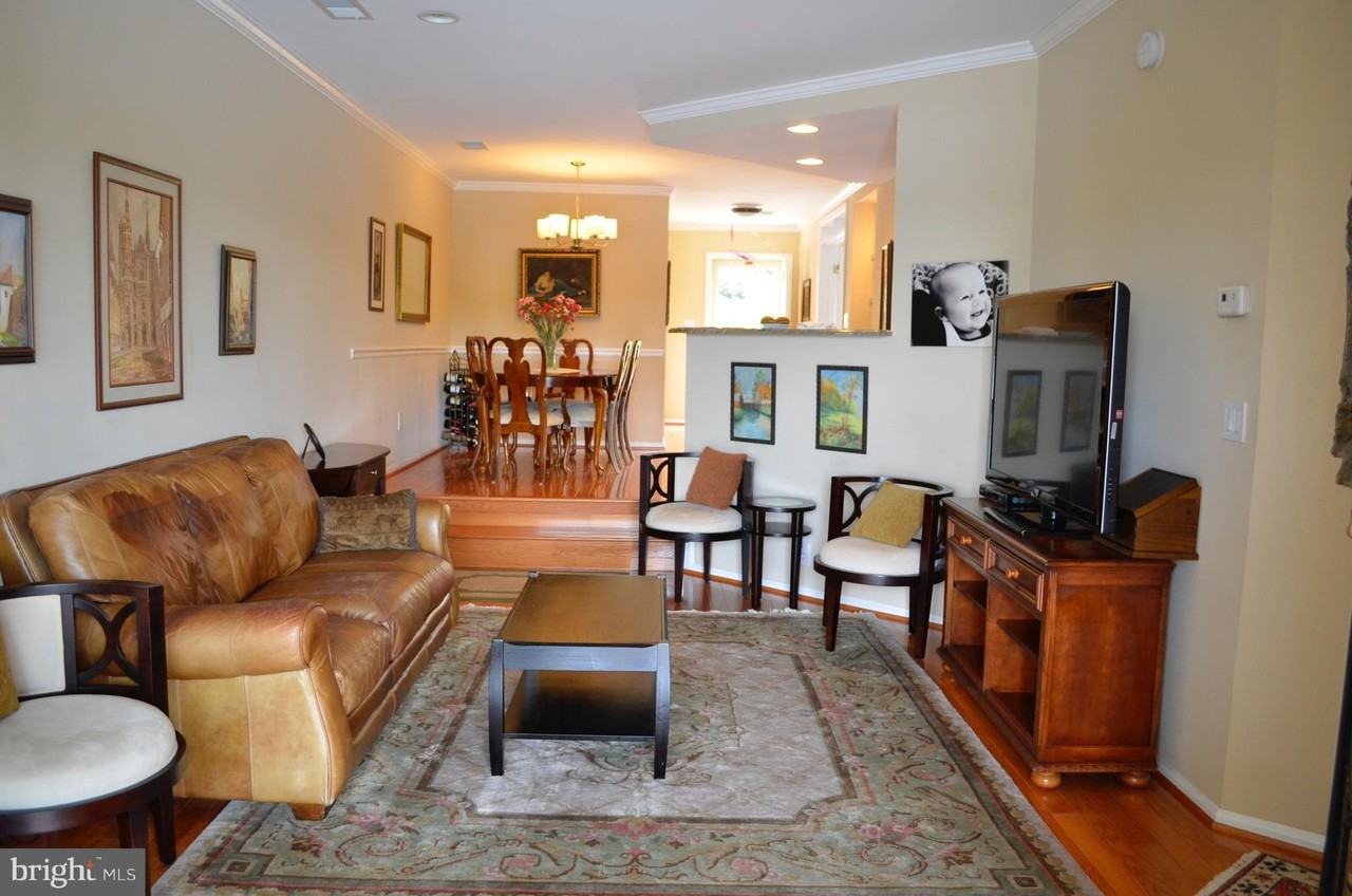 11162 Harbor Ct - Photo 2 of 8