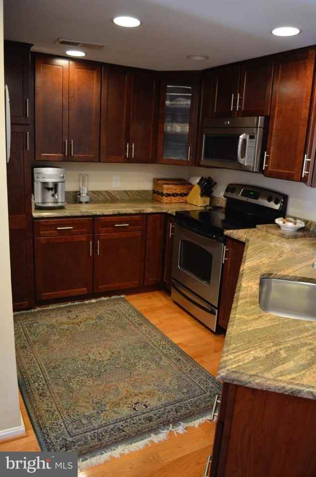 11162 Harbor Ct - Photo 3 of 8