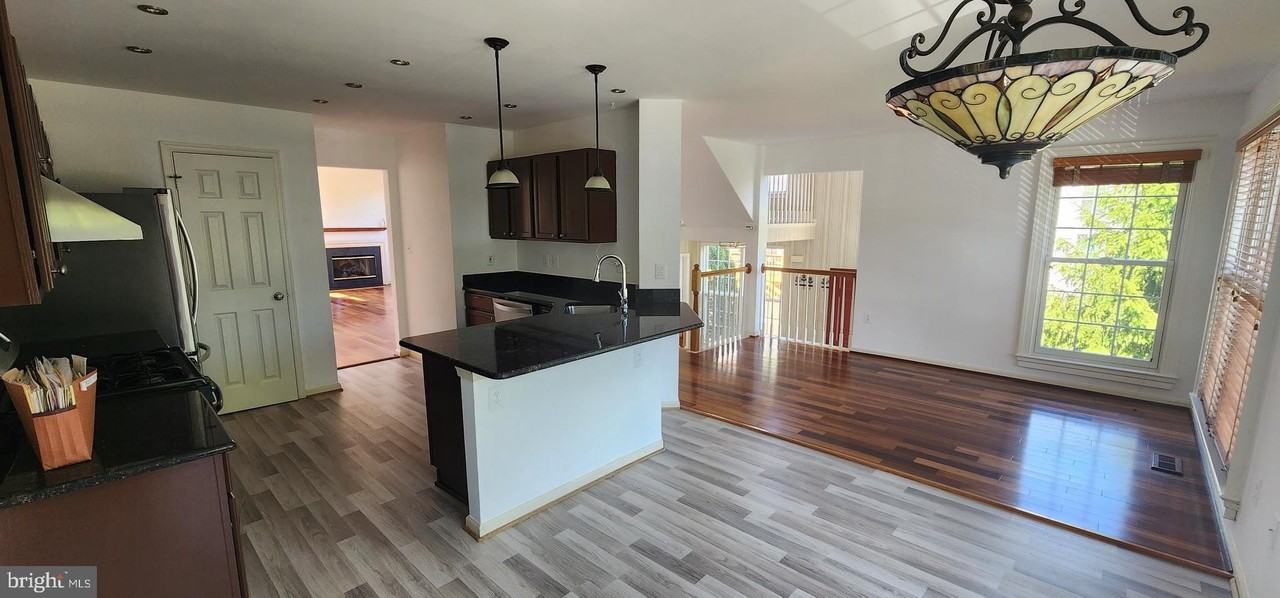 20392 Ashcroft Ter - Photo 4 of 22