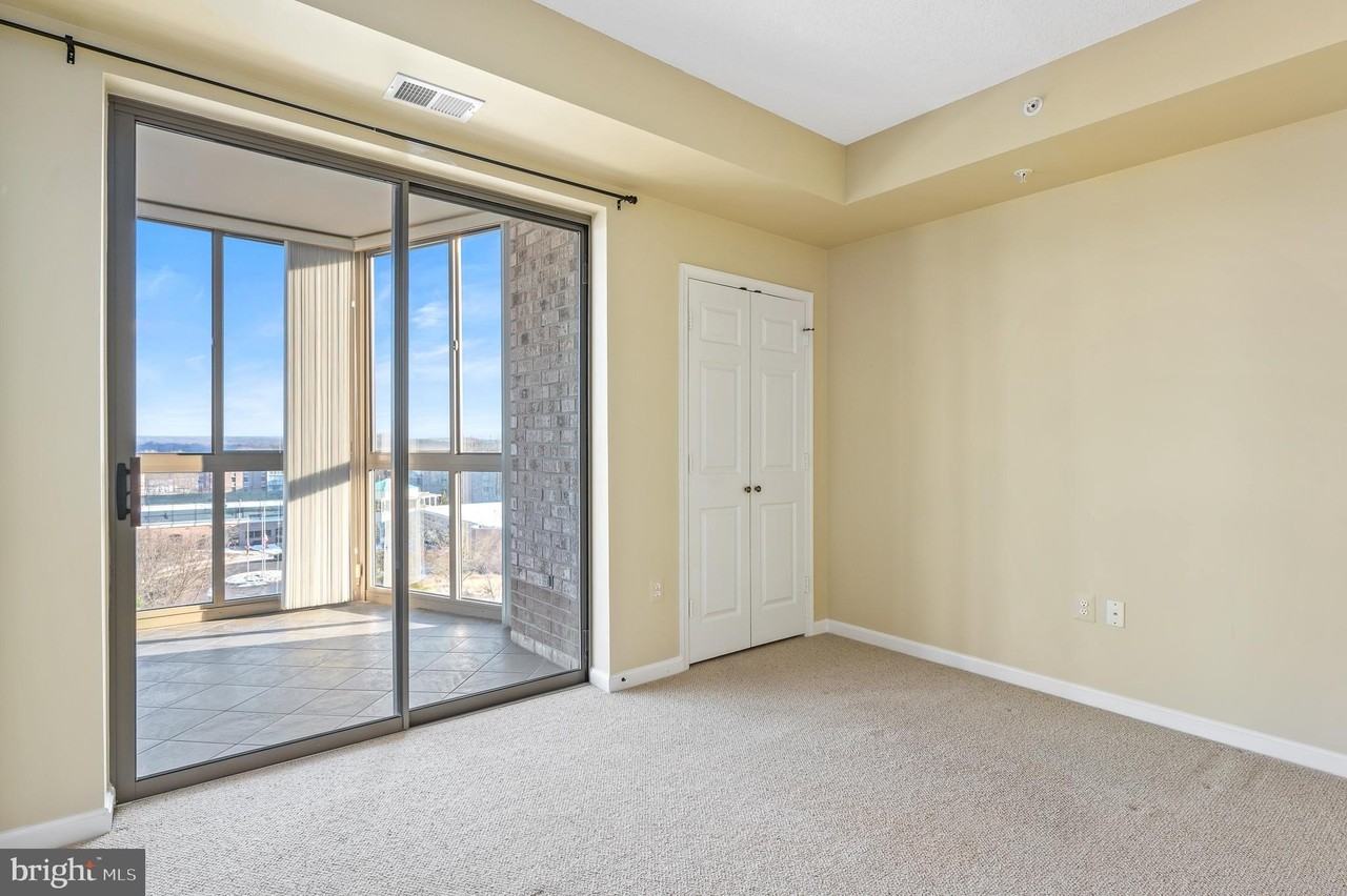 19355 Cypress Ridge Ter Unit 406 #406 - Photo 7 of 32