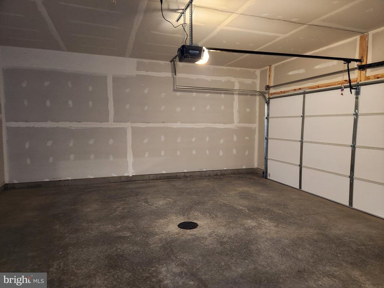 327 BAKER Drive - Photo 5 of 29