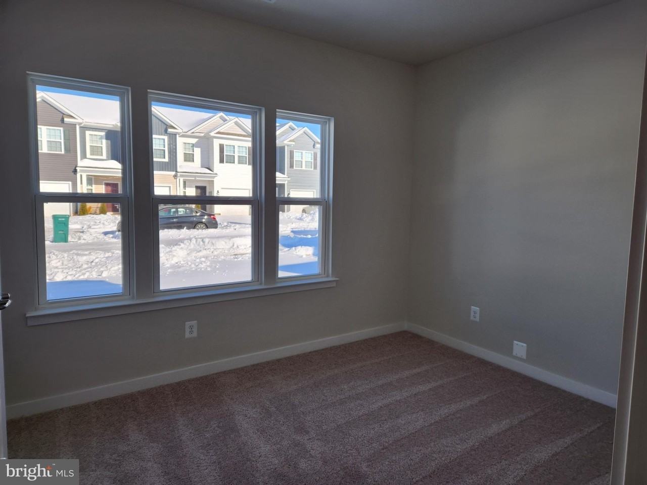 327 BAKER Drive - Photo 6 of 29