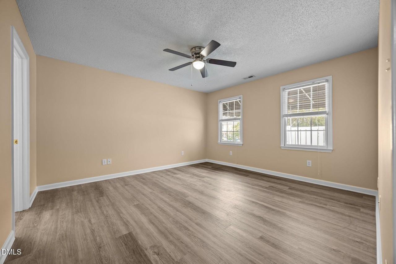 101 Fairwoods Ct - Photo 2 of 30