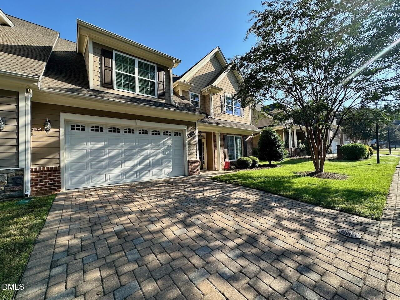 300 Bon Marche Ln - Photo 2 of 27