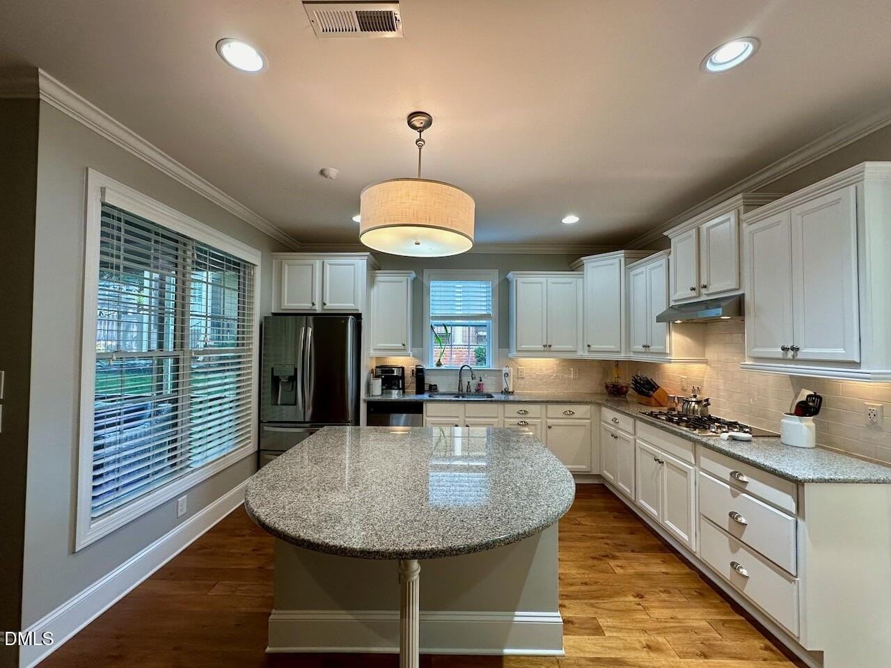 300 Bon Marche Ln - Photo 6 of 27