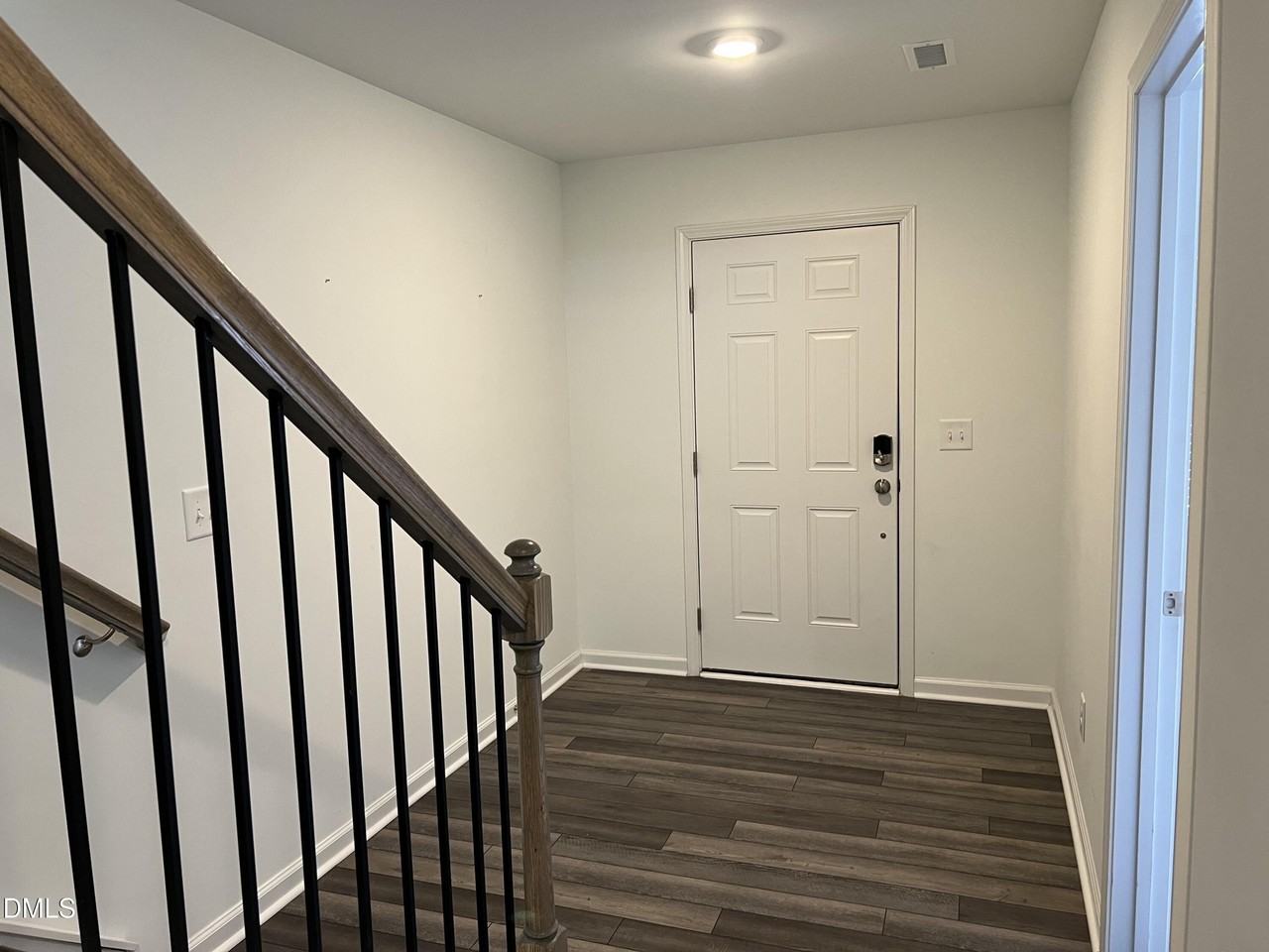 815 Basswood Glen Trl - Photo 2 of 35