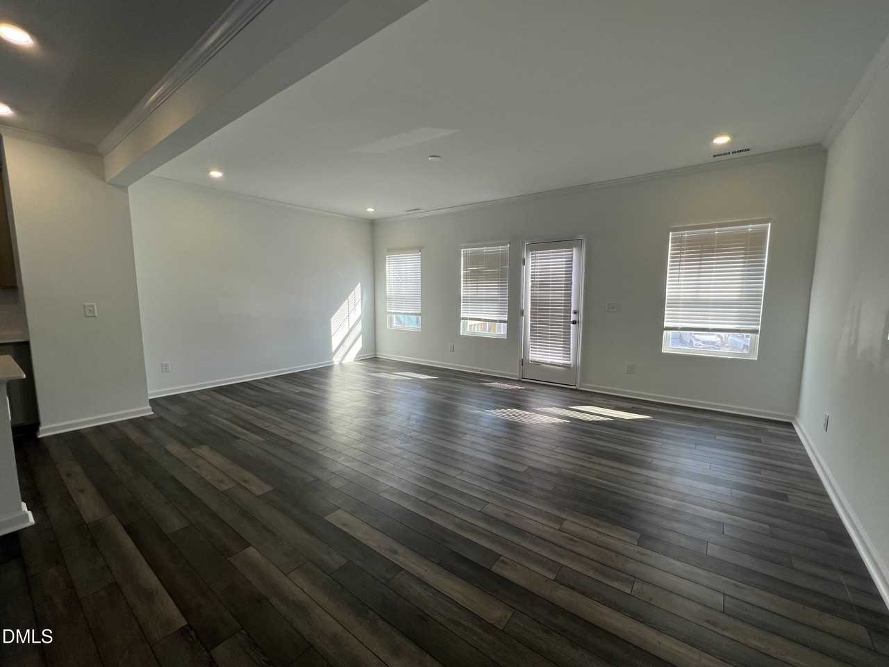 815 Basswood Glen Trl - Photo 3 of 35