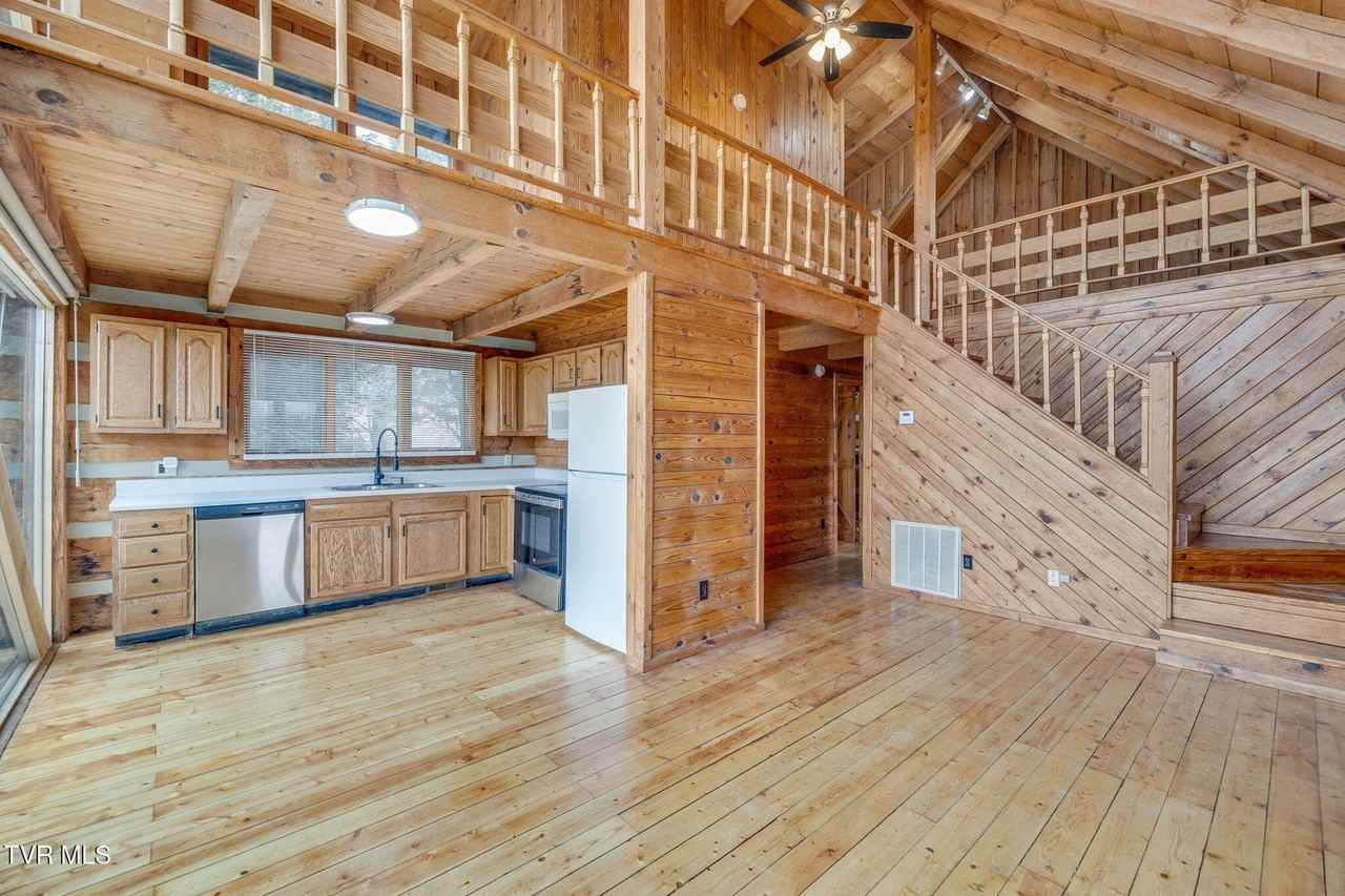 2390 W Allens Bridge Rd Apt 5 #5 - Photo 5 of 26